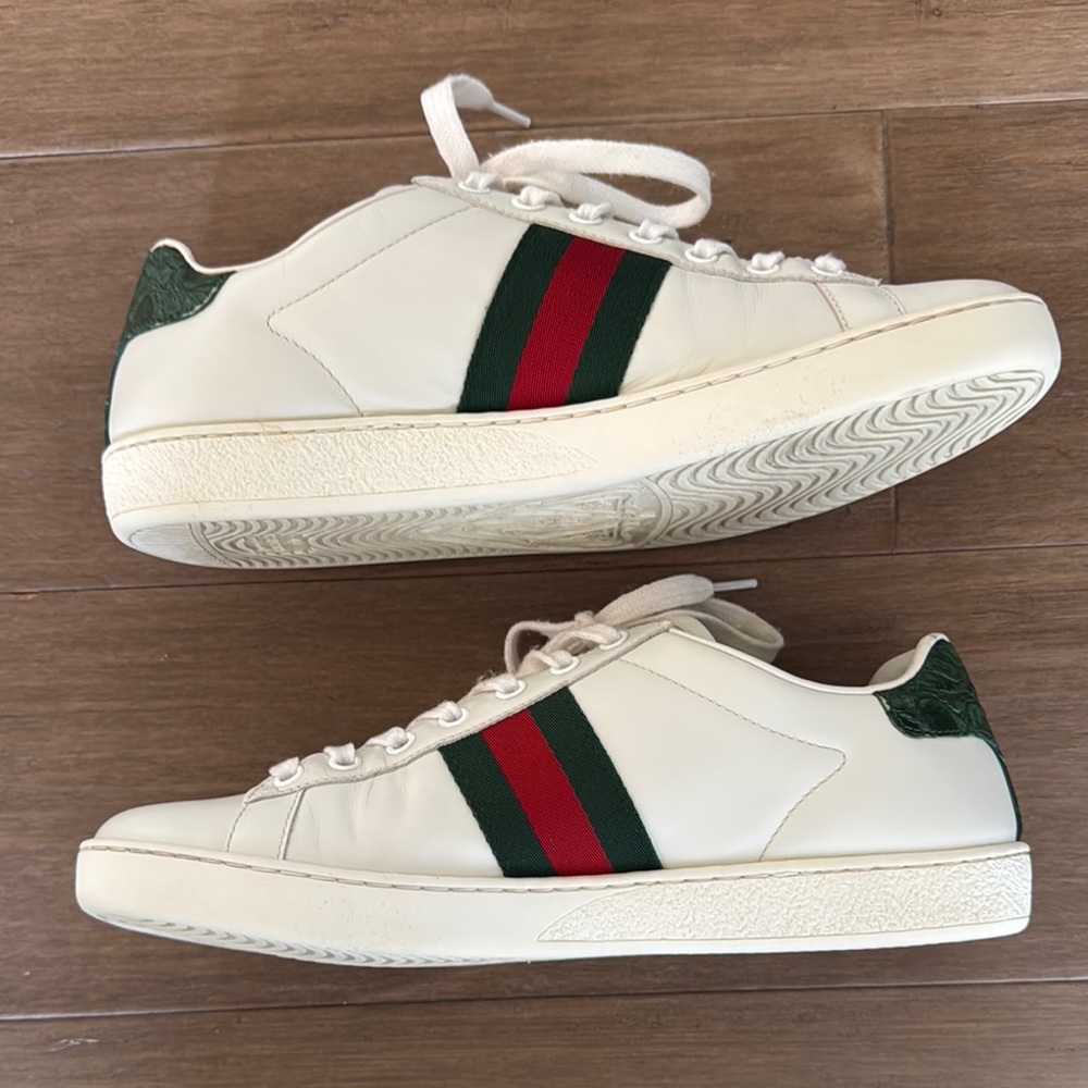 Authentic Gucci White Sneakers with Green and Red Stripes - Picture 3 of 8